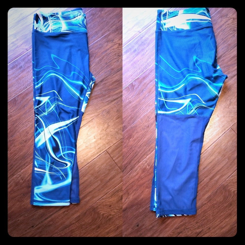 Fabletics Capri Leggings, blue & white swirls